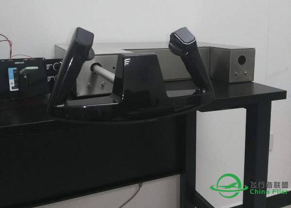 新鲜出炉的全动型飞行模拟器的外设大摇杆 第一时间给坛友-4010 